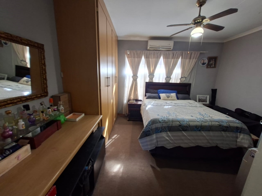 3 Bedroom Property for Sale in Azalea Park North West